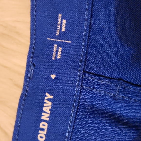 OLD NAVY WOMEN'S HIGH RISE WOW SHORT 4 - Picture 2 of 3